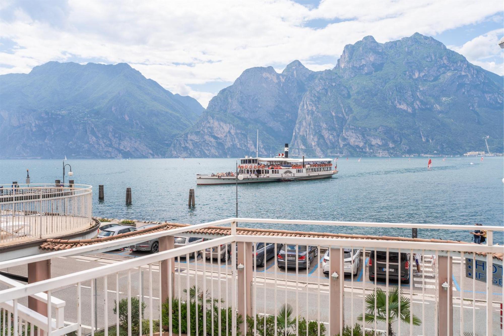 Lake Hotel Ifigenia توربولي المظهر الخارجي الصورة