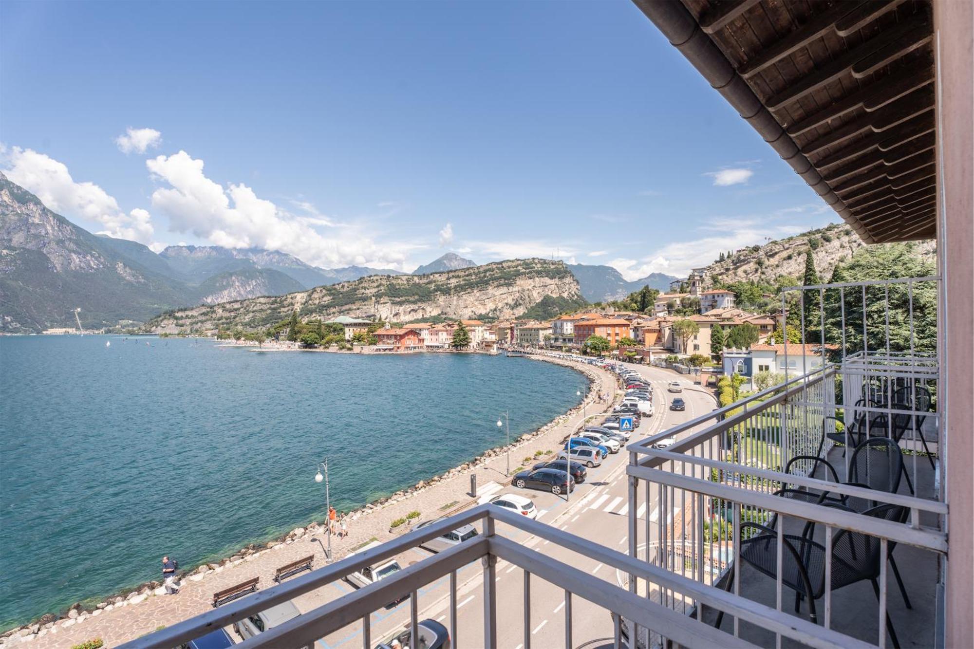 Lake Hotel Ifigenia توربولي المظهر الخارجي الصورة